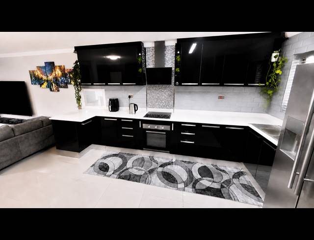 3 BEDROOM TOWNHOUSE FOR SALE IN MORNINGSIDE